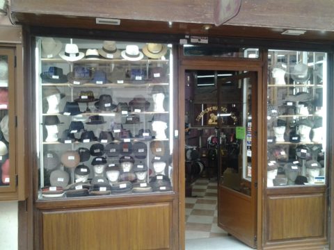 hat1