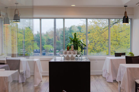 This image has an empty alt attribute; its file name is XiquetDiningRoomSetwithGlasses-480x316.jpg